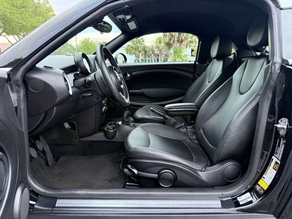 2014 MINI Cooper Image 7