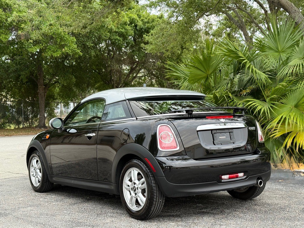 2014 MINI Cooper Image 12