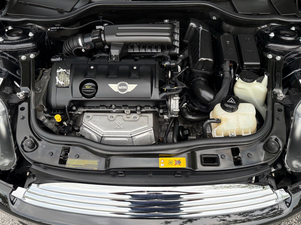 2014 MINI Cooper Image 26
