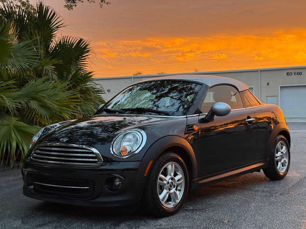 2014 MINI Cooper Image 30