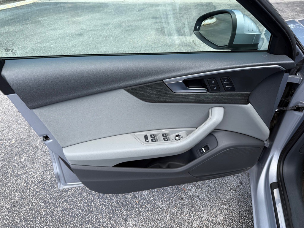 2017 Audi A4 Image 5