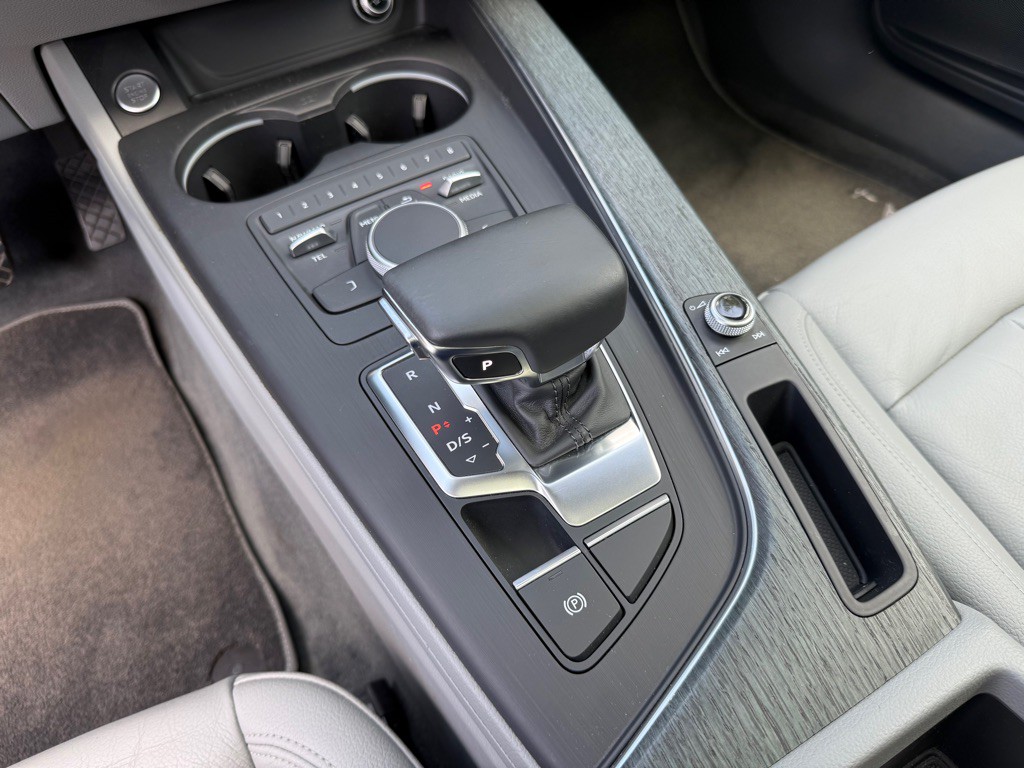 2017 Audi A4 Image 12