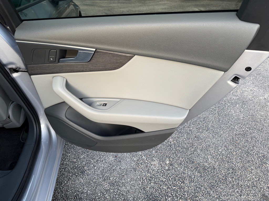 2017 Audi A4 Image 20