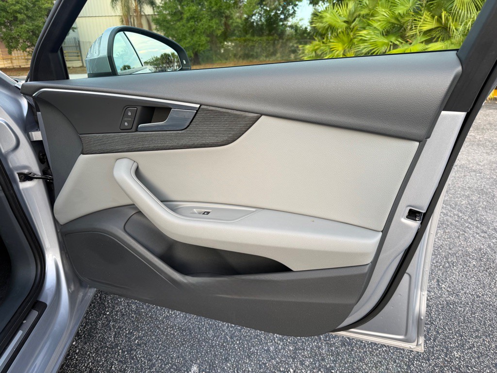 2017 Audi A4 Image 23