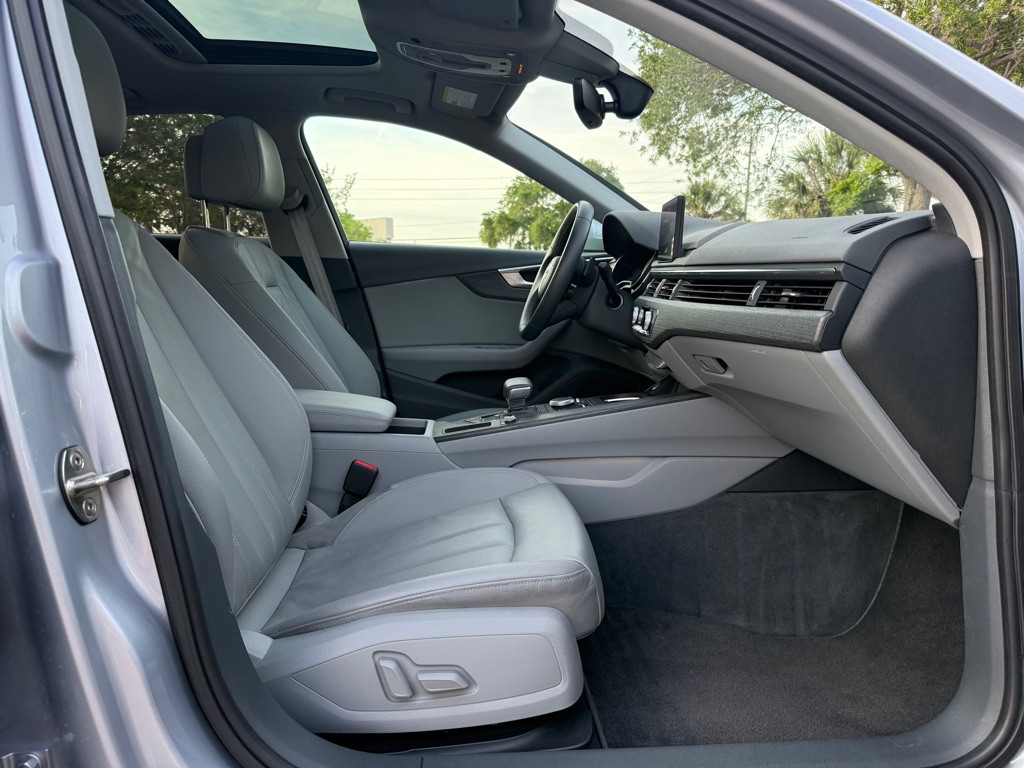 2017 Audi A4 Image 24