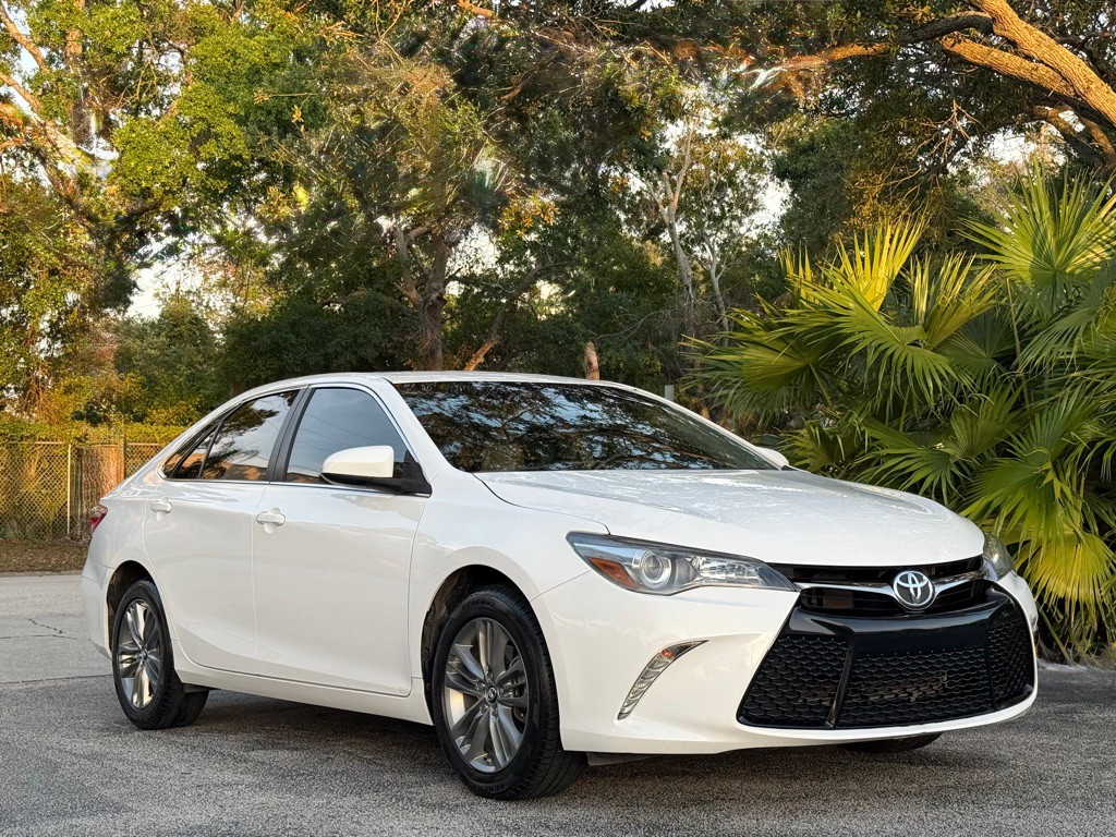 2017 Toyota Camry Image 25