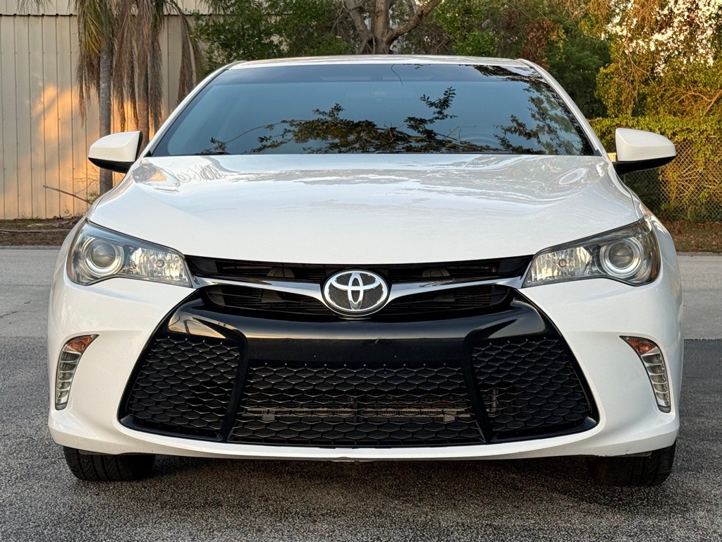 2017 Toyota Camry Image 26