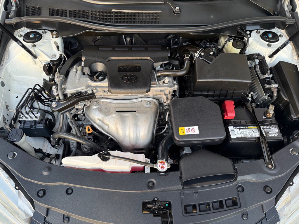 2017 Toyota Camry Image 28