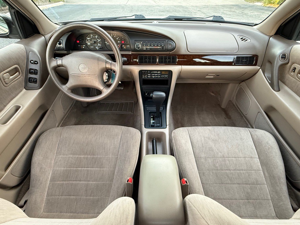 1995 Nissan Altima Image 2