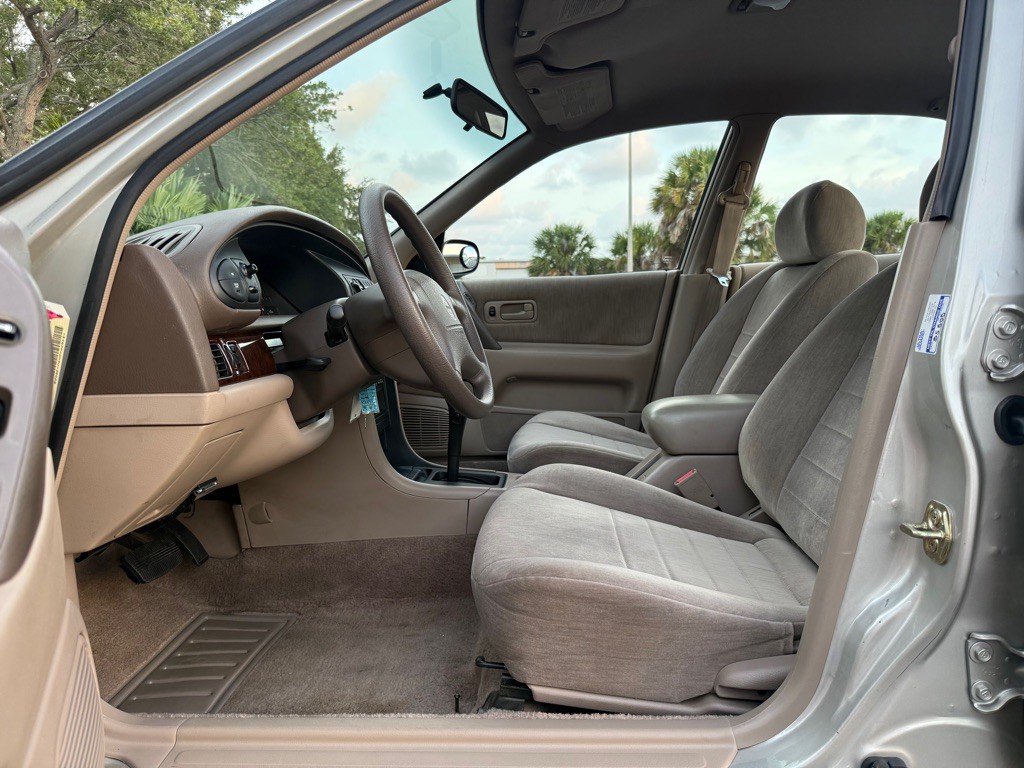 1995 Nissan Altima Image 7