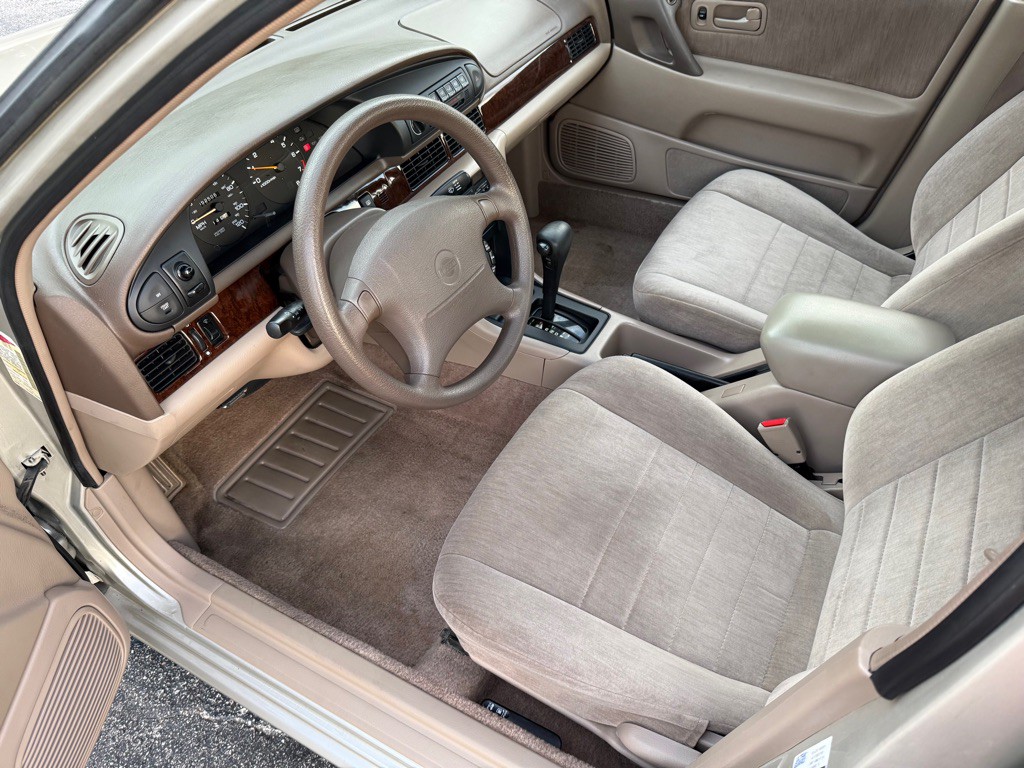 1995 Nissan Altima Image 8