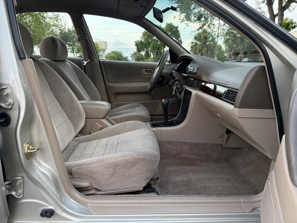 1995 Nissan Altima Image 17