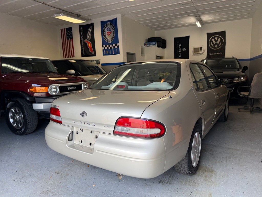 1995 Nissan Altima Image 28