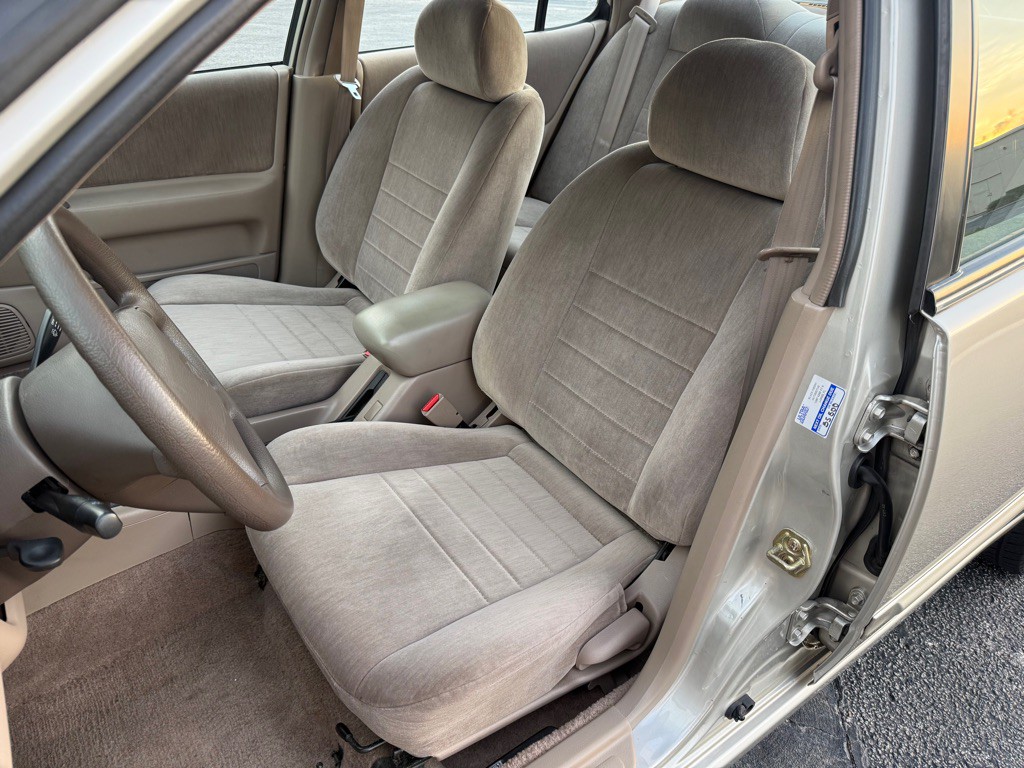 1995 Nissan Altima Image 30
