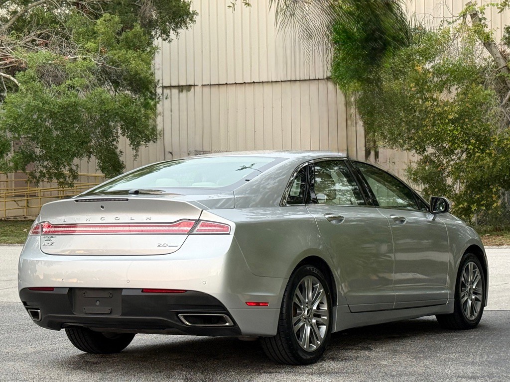 2013 Lincoln MKZ Image 3