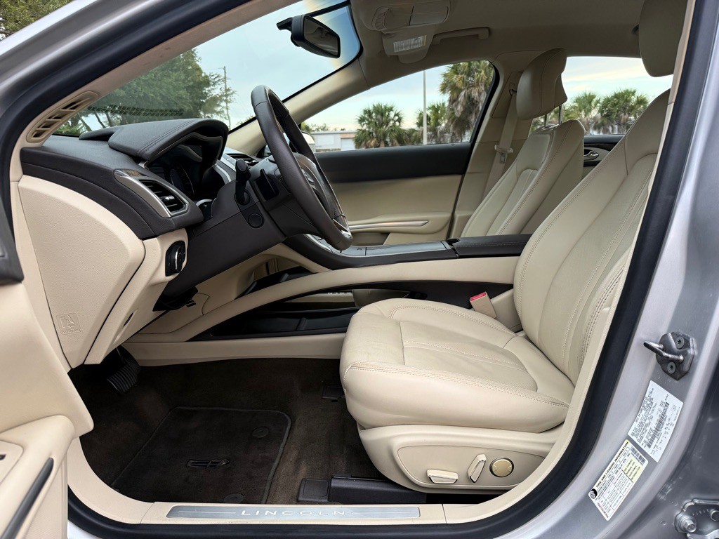 2013 Lincoln MKZ Image 6