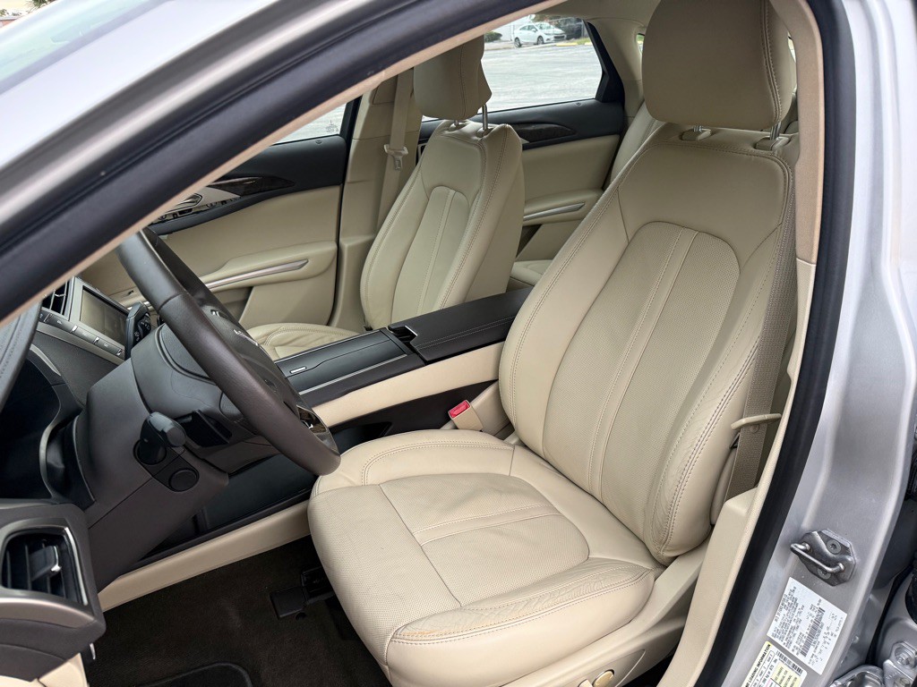 2013 Lincoln MKZ Image 8