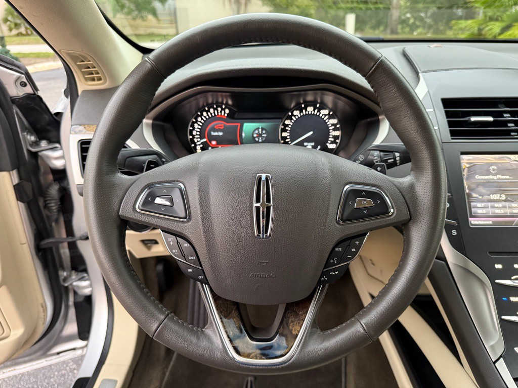 2013 Lincoln MKZ Image 9