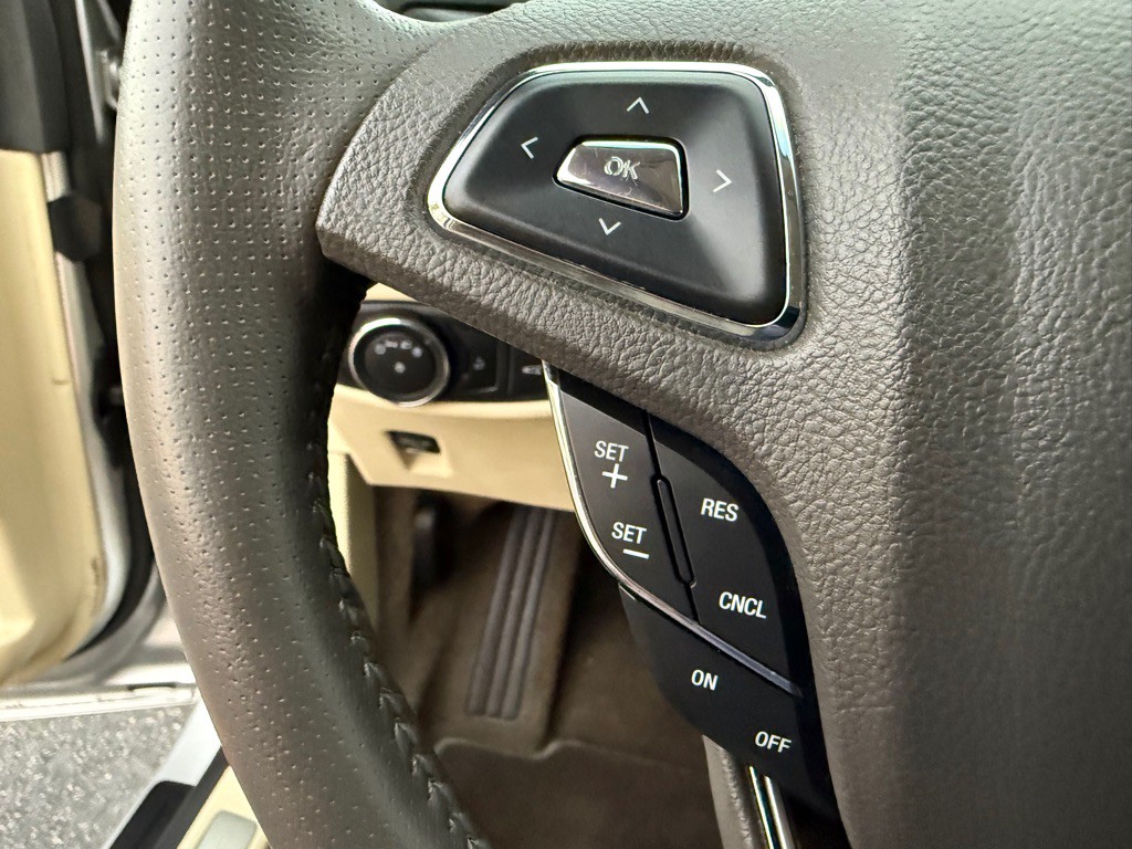 2013 Lincoln MKZ Image 10