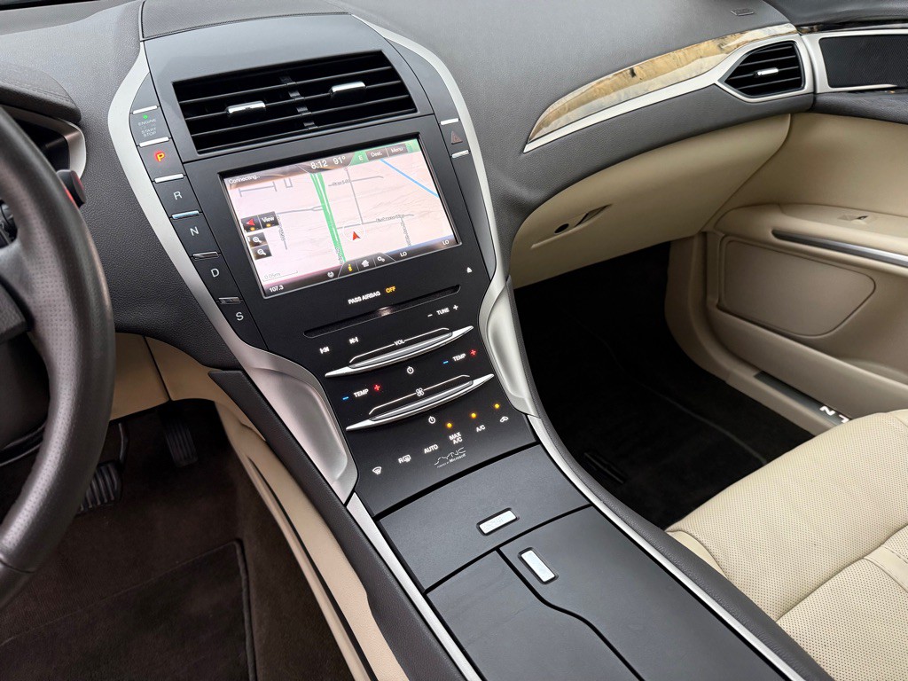 2013 Lincoln MKZ Image 12