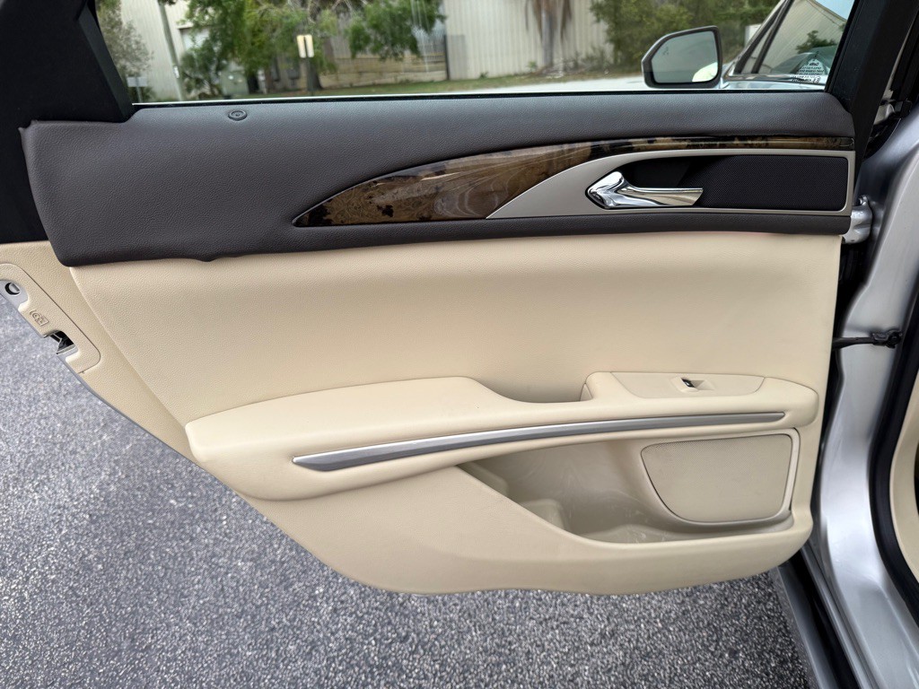2013 Lincoln MKZ Image 14