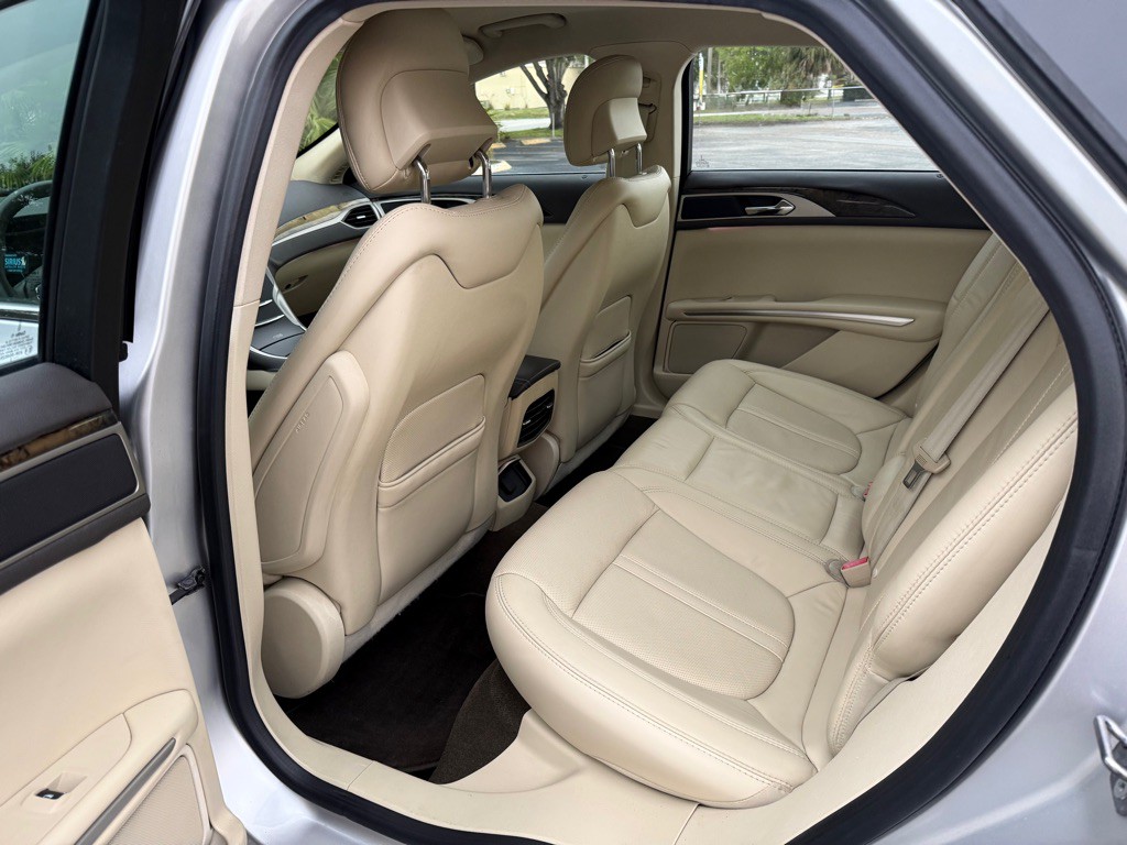 2013 Lincoln MKZ Image 15