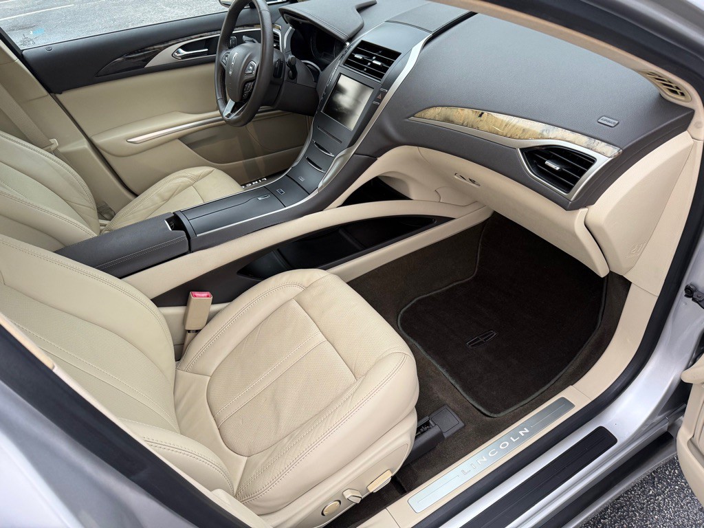 2013 Lincoln MKZ Image 22