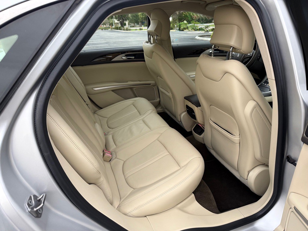 2013 Lincoln MKZ Image 23