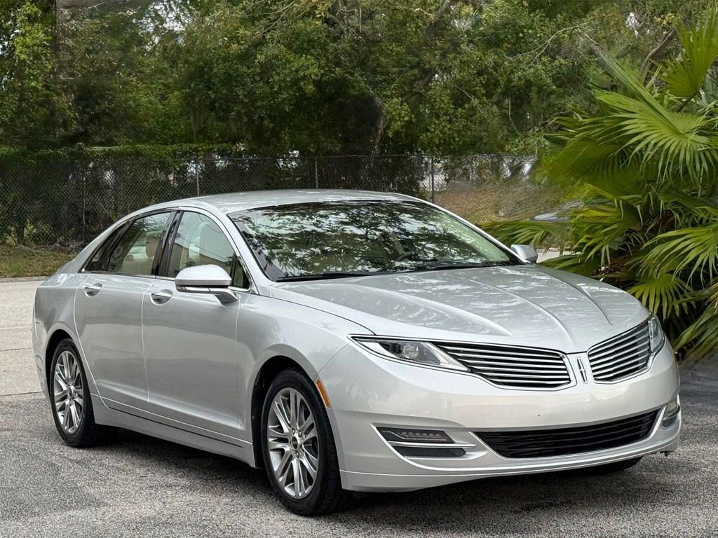 2013 Lincoln MKZ Image 24