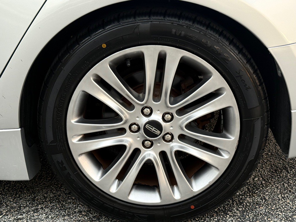 2013 Lincoln MKZ Image 28