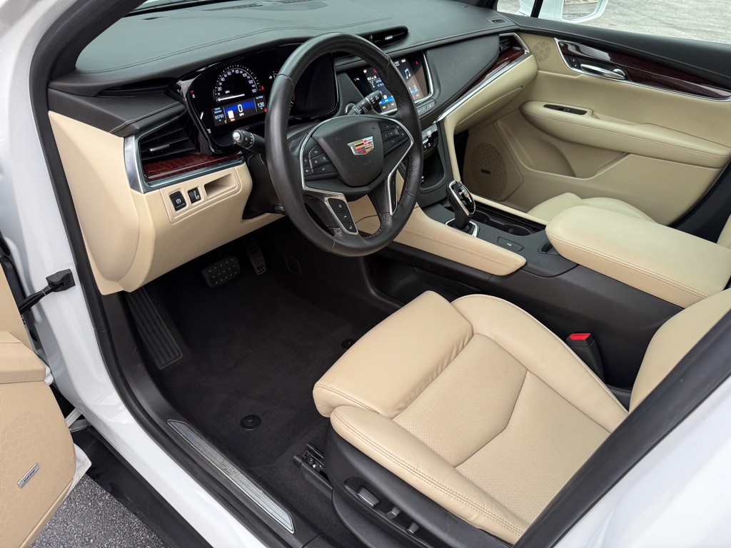 2017 Cadillac XT5 Image 2