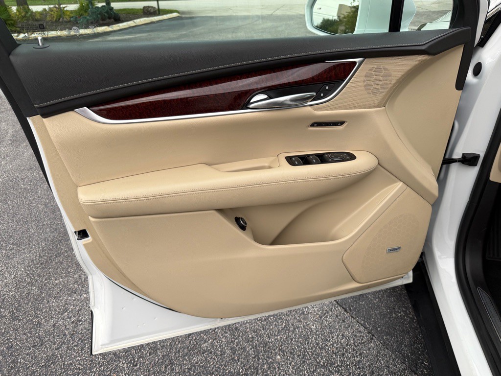 2017 Cadillac XT5 Image 5