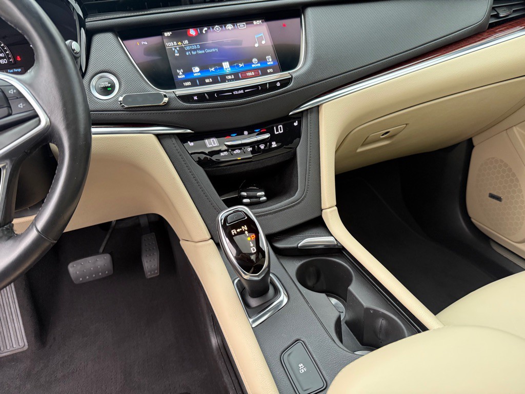 2017 Cadillac XT5 Image 9