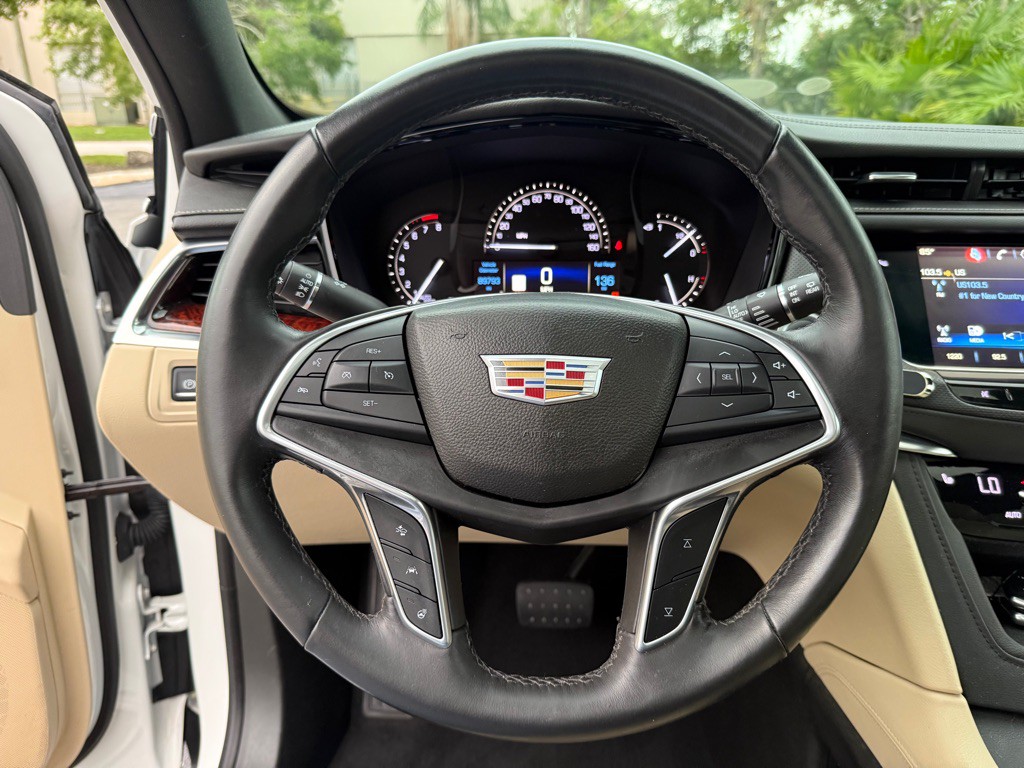 2017 Cadillac XT5 Image 11