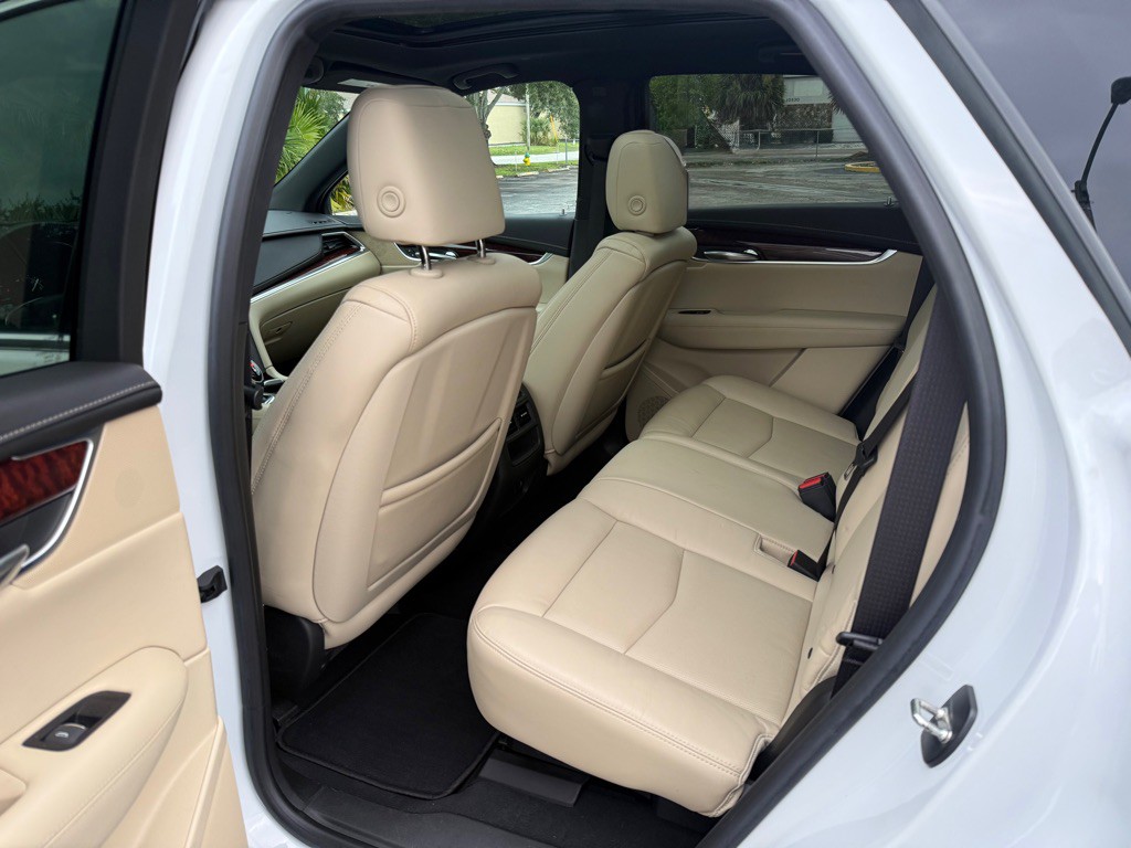 2017 Cadillac XT5 Image 16