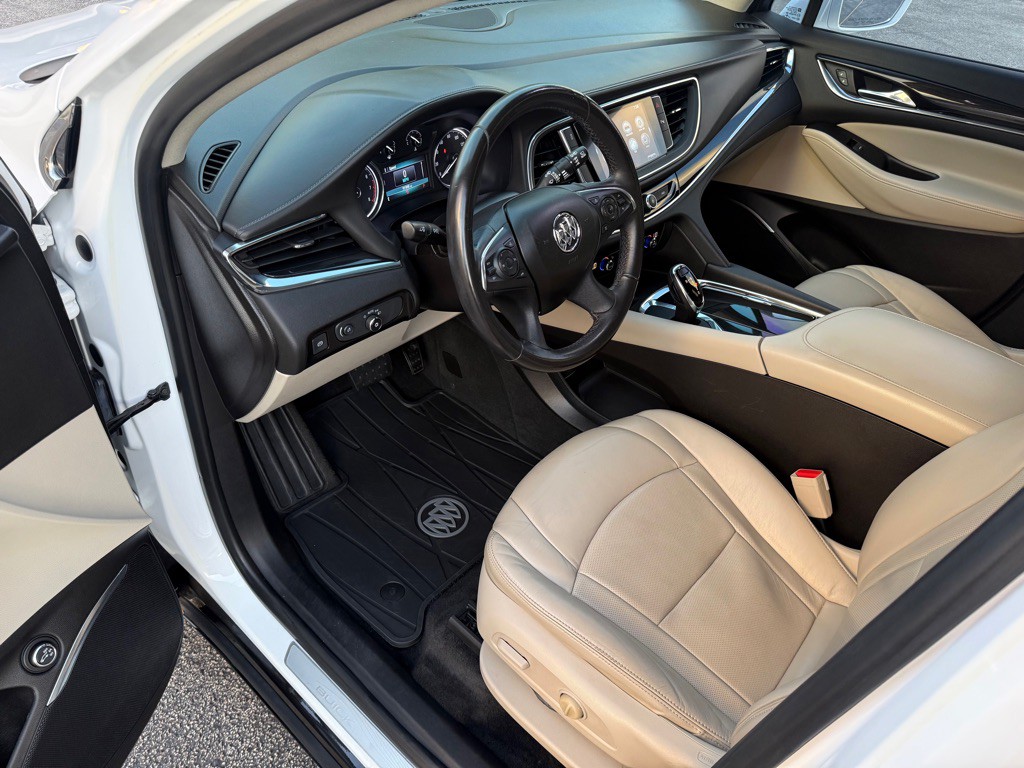 2018 Buick Enclave Image 2