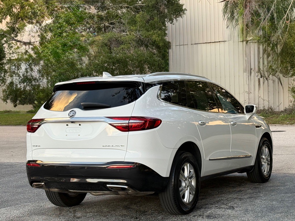 2018 Buick Enclave Image 3