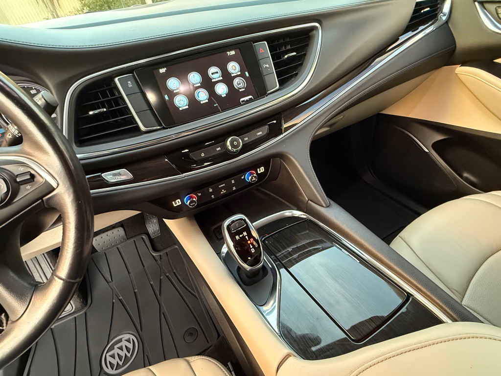 2018 Buick Enclave Image 9