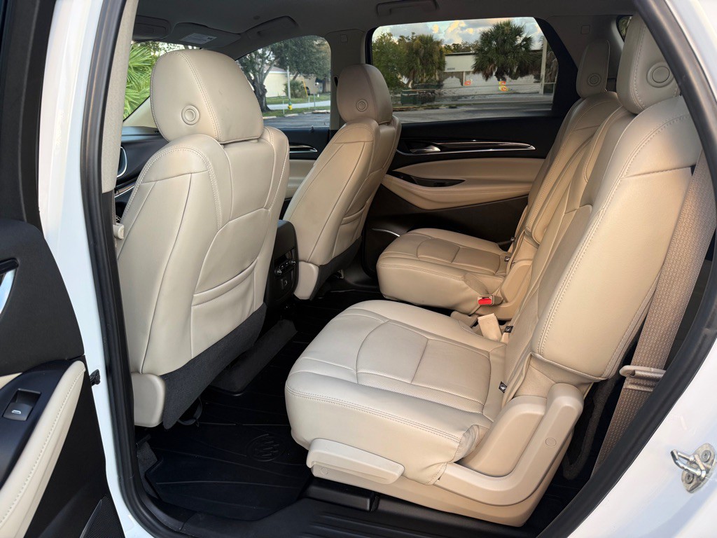 2018 Buick Enclave Image 15