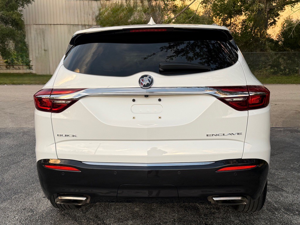 2018 Buick Enclave Image 18