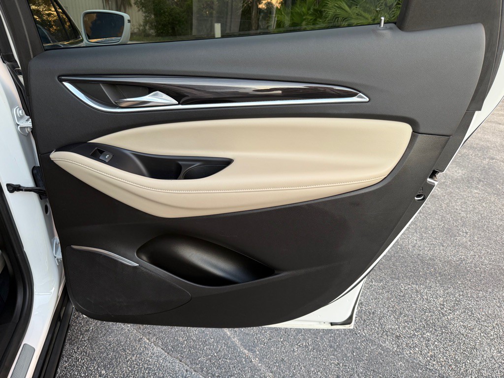 2018 Buick Enclave Image 21