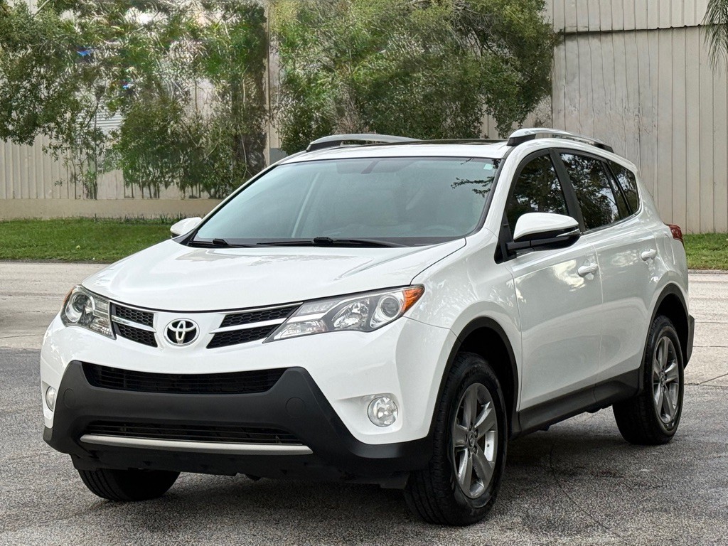2015 Toyota Rav4 Image 1
