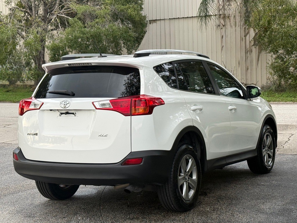 2015 Toyota Rav4 Image 3