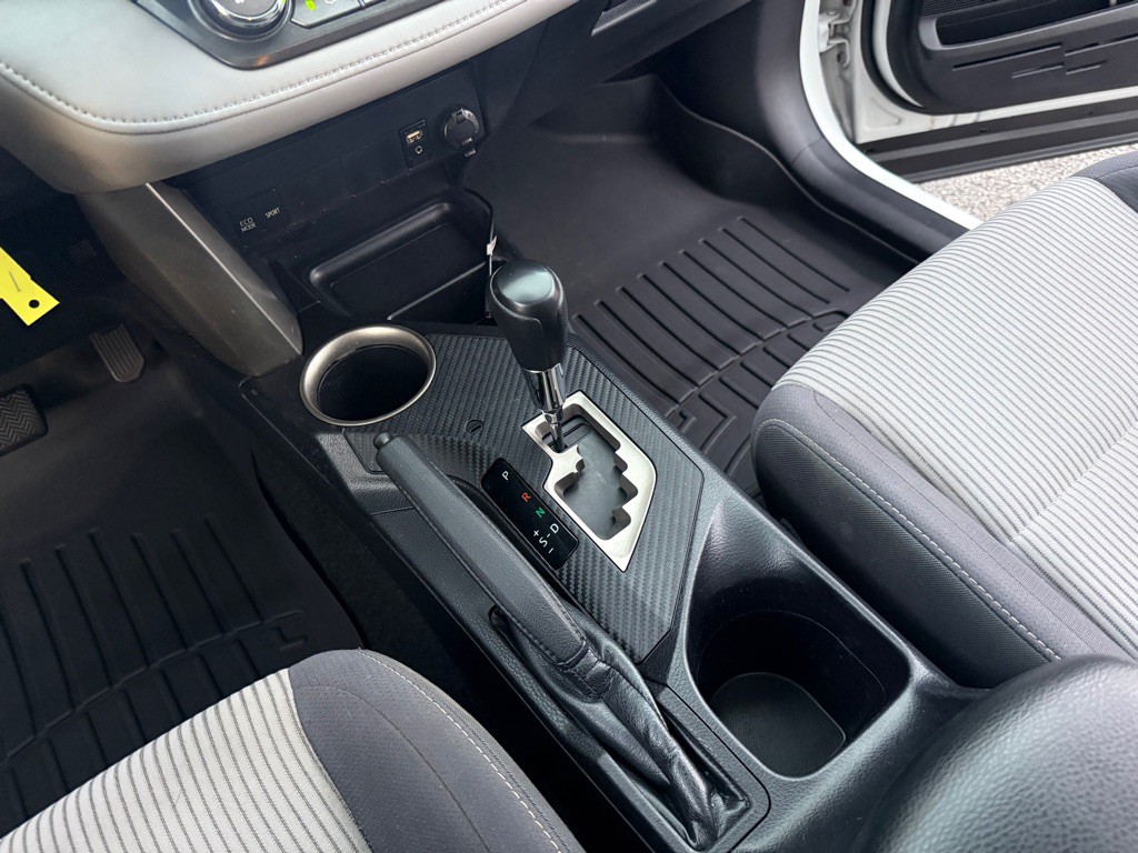 2015 Toyota Rav4 Image 10