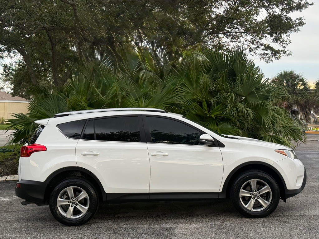2015 Toyota Rav4 Image 17