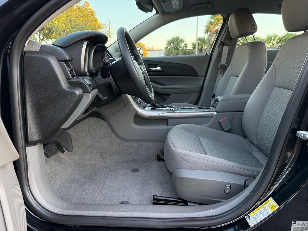 2013 Chevrolet Malibu Image 6