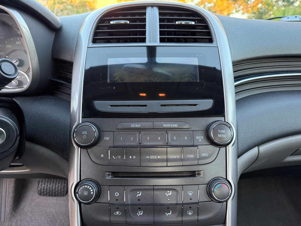 2013 Chevrolet Malibu Image 14
