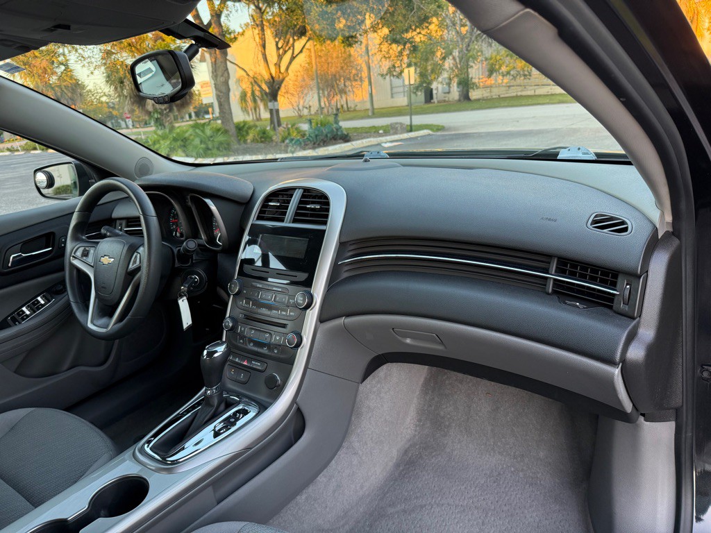 2013 Chevrolet Malibu Image 23