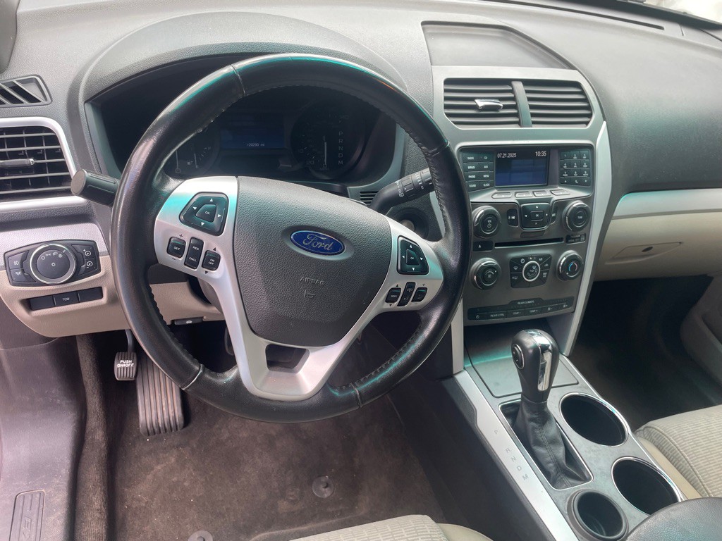 2012 Ford Explorer Image 17