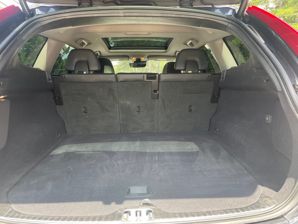 2017 Volvo XC60 Image 12